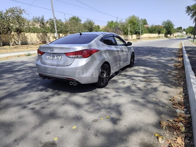 Hyundai Avante 2013, 216,000 km - 1.6 l - Göyçay