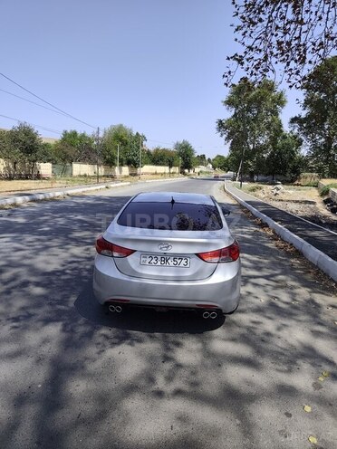 Hyundai Avante 2013, 216,000 km - 1.6 l - Göyçay