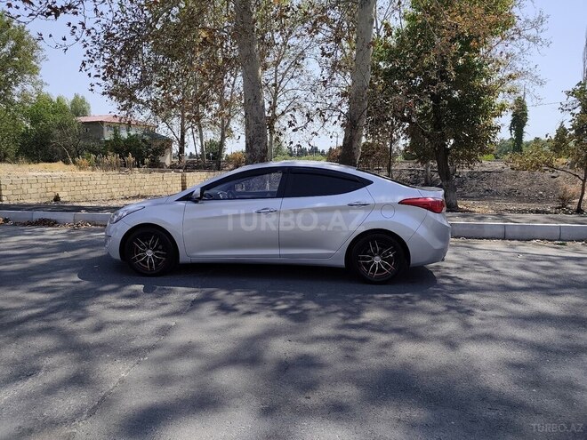 Hyundai Avante 2013, 216,000 km - 1.6 l - Göyçay