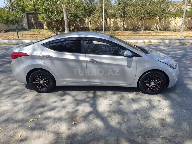 Hyundai Avante 2013, 216,000 km - 1.6 l - Göyçay