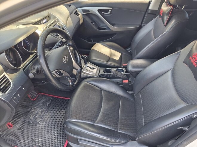 Hyundai Avante 2013, 216,000 km - 1.6 l - Göyçay