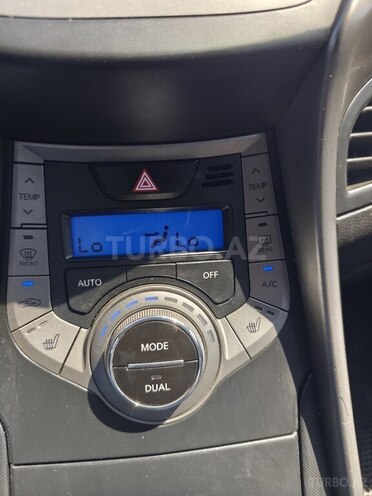 Hyundai Avante 2013, 216,000 km - 1.6 l - Göyçay
