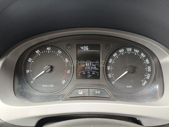 Skoda Rapid 2014, 235,400 km - 1.6 l - Bakı