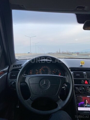 Mercedes E 240 1997, 350,000 km - 2.4 l - Bakı