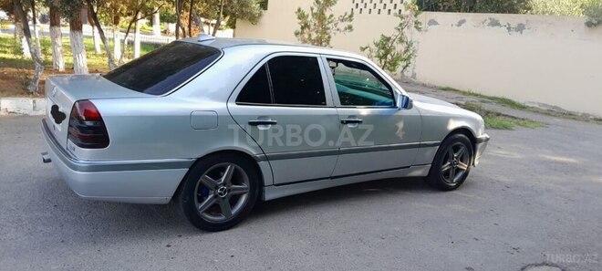 Mercedes C 180 1996, 324,257 km - 1.8 л - Beyləqan