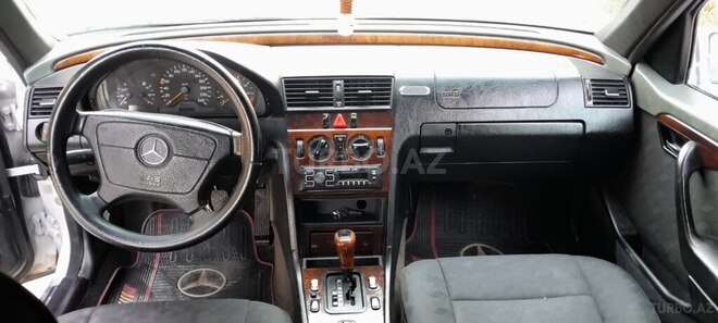 Mercedes C 180 1996, 324,257 km - 1.8 л - Beyləqan