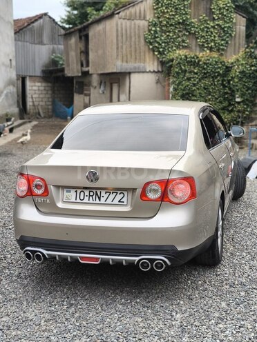 Volkswagen Jetta 2006, 278,000 km - 1.6 l - Masallı