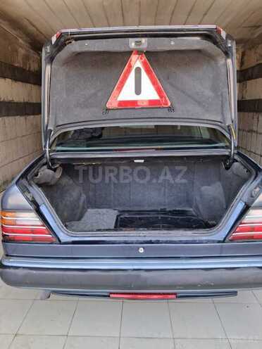 Mercedes E 200 1993, 386,000 km - 2.0 l - Bakı