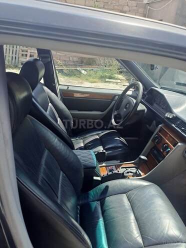 Mercedes E 200 1993, 386,000 km - 2.0 l - Bakı