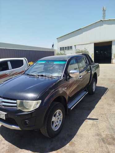 Mitsubishi L200 2011, 345,000 km - 2.5 l - Bakı