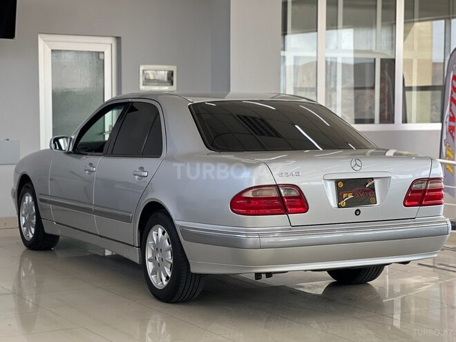 Mercedes E 240 2000, 268,000 km - 2.4 l - Bakı