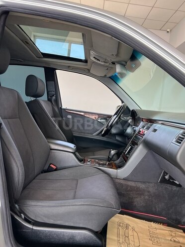 Mercedes E 240 2000, 268,000 km - 2.4 l - Bakı