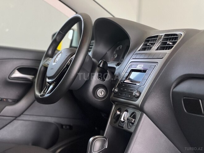 Volkswagen Polo 2019, 39,000 km - 1.6 l - Bakı
