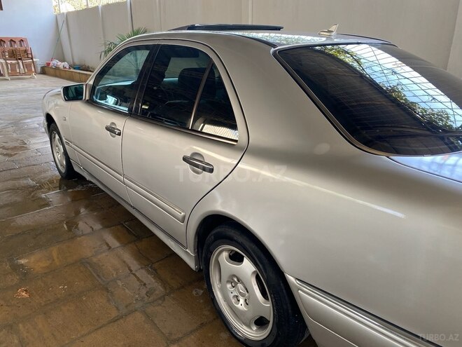 Mercedes E 230 1997, 234,758 km - 2.0 l - Bakı