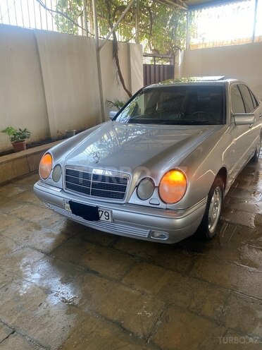Mercedes E 230 1997, 234,758 km - 2.0 l - Bakı