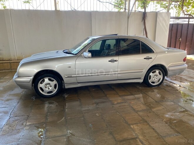 Mercedes E 230 1997, 234,758 km - 2.0 l - Bakı