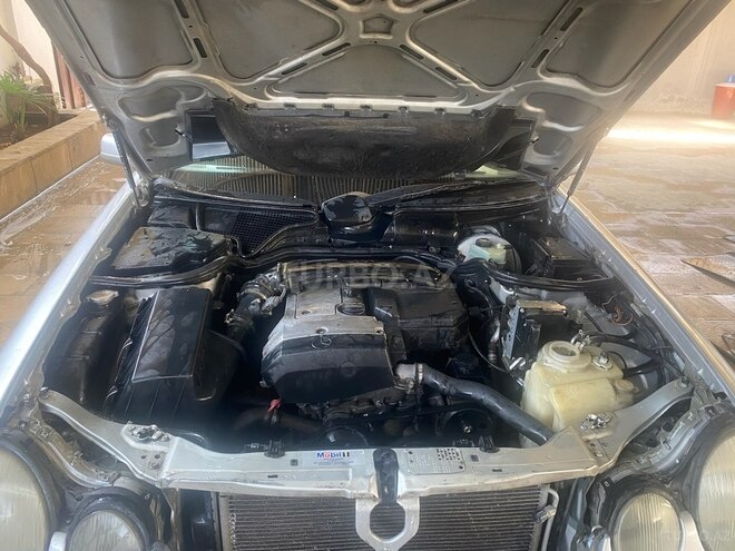 Mercedes E 230 1997, 234,758 km - 2.0 l - Bakı