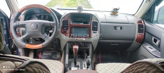 Mitsubishi Pajero 2005, 318,517 km - 3.0 l - Bakı