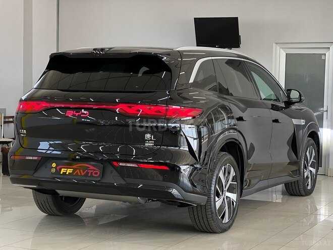 BYD Tang L-7