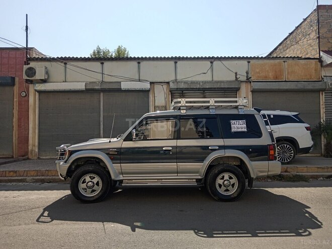 Mitsubishi Pajero 1993, 300,000 km - 2.8 l - Gəncə
