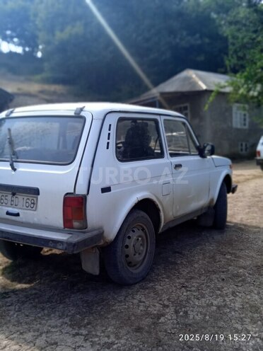 LADA (VAZ) Niva 1996, 300,000 km - 1.7 л - Yardımlı