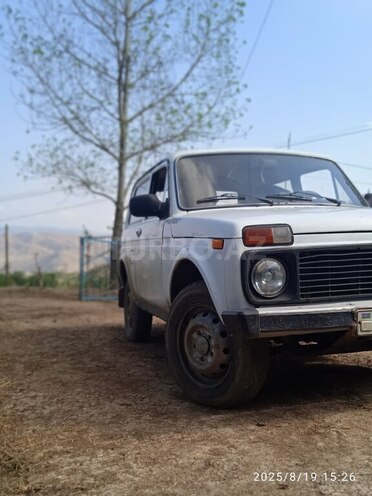 LADA (VAZ) Niva 1996, 300,000 km - 1.7 л - Yardımlı