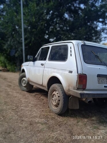 LADA (VAZ) Niva 1996, 300,000 km - 1.7 л - Yardımlı
