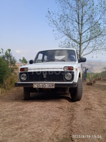 LADA (VAZ) Niva 1996, 300,000 km - 1.7 л - Yardımlı