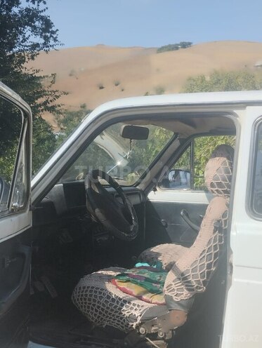 LADA (VAZ) Niva 1996, 300,000 km - 1.7 л - Yardımlı