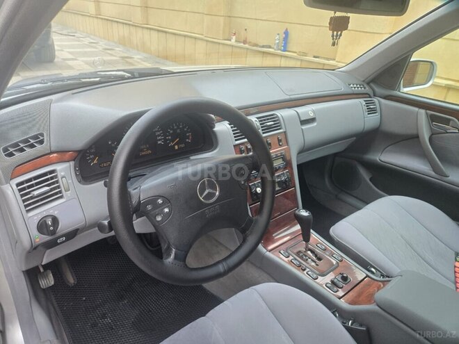 Mercedes E 280 2000, 265,085 km - 2.8 l - Sumqayıt
