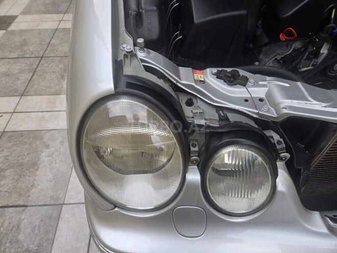 Mercedes E 280 2000, 265,085 km - 2.8 l - Sumqayıt