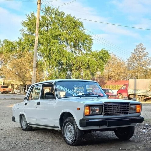 LADA (VAZ) 2107 2007, 82,000 km - 1.6 l - Saatlı