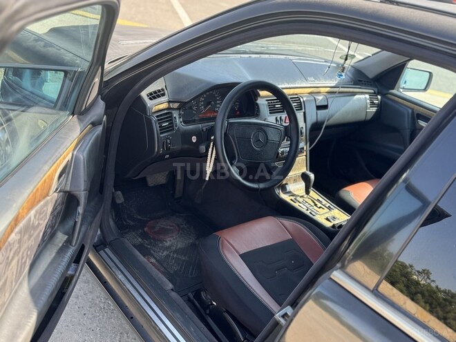 Mercedes E 240 1998, 245,000 km - 2.4 l - Bakı