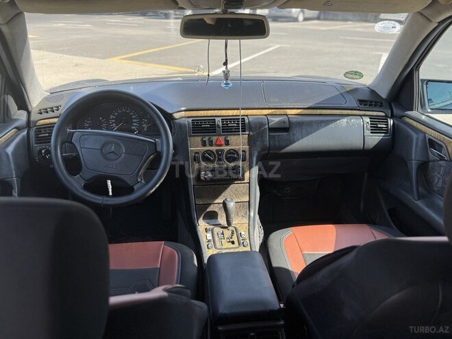 Mercedes E 240 1998, 245,000 km - 2.4 l - Bakı