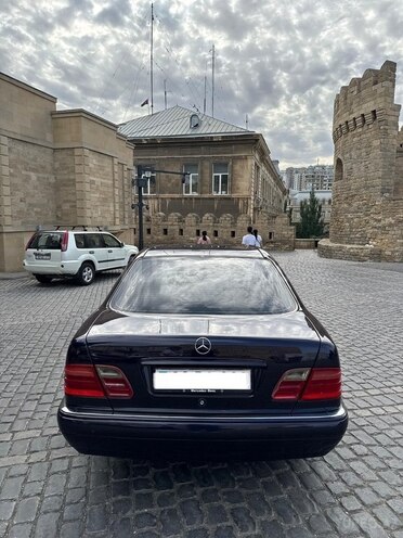 Mercedes E 230 1996, 423,000 km - 2.3 l - Bakı