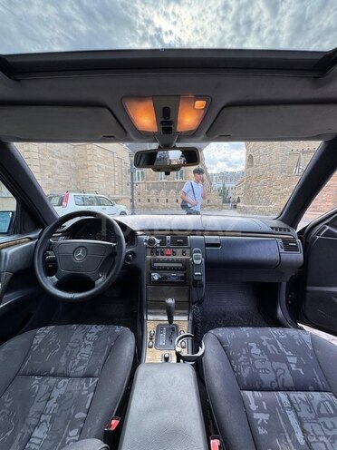 Mercedes E 230 1996, 423,000 km - 2.3 l - Bakı