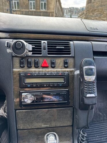 Mercedes E 230 1996, 423,000 km - 2.3 l - Bakı