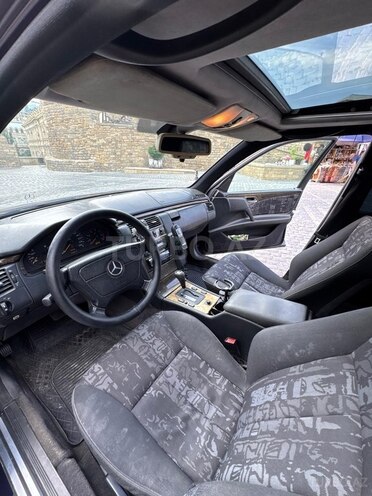 Mercedes E 230 1996, 423,000 km - 2.3 l - Bakı