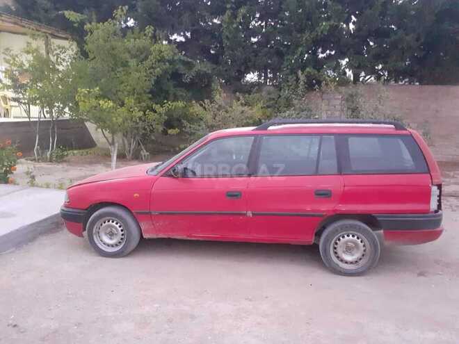 Opel Astra 1996, 241,200 km - 2.0 l - Bakı