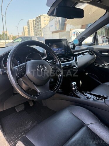Toyota C-HR 2018, 136,900 km - 1.8 l - Bakı