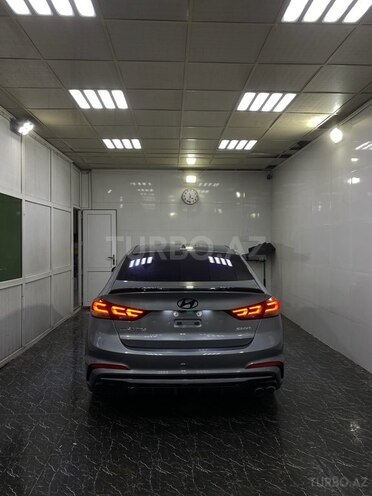 Hyundai Elantra 2018, 65,500 km - 1.6 l - Bakı