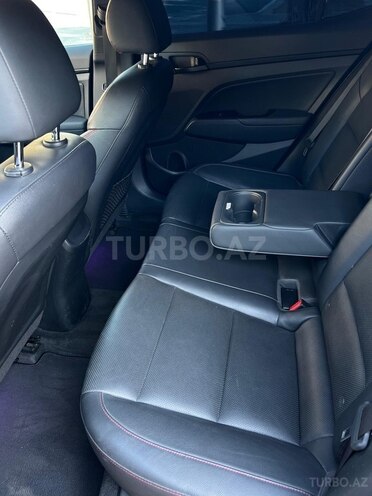 Hyundai Elantra 2018, 65,500 km - 1.6 l - Bakı