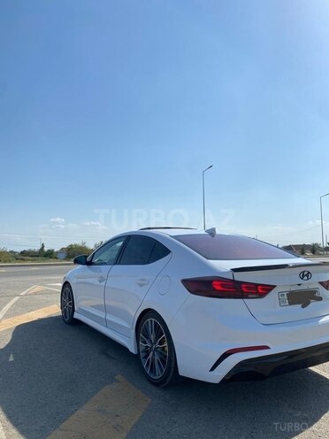 Hyundai Elantra 2016, 161,020 km - 1.6 л - Biləsuvar