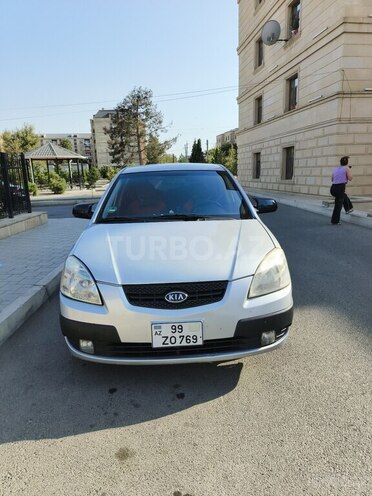 Kia Rio 2006, 250,000 km - 1.4 l - Naftalan