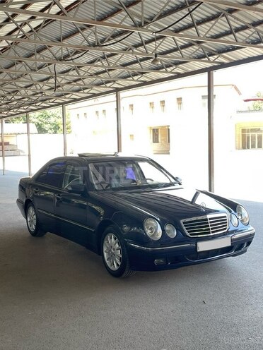 Mercedes E 240 2000, 395,000 km - 2.4 л - Ağdaş