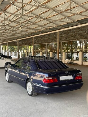 Mercedes E 240 2000, 395,000 km - 2.4 л - Ağdaş