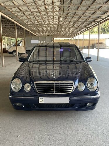 Mercedes E 240 2000, 395,000 km - 2.4 л - Ağdaş