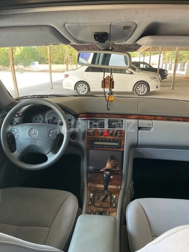 Mercedes E 240 2000, 395,000 km - 2.4 л - Ağdaş