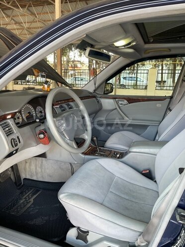 Mercedes E 240 2000, 395,000 km - 2.4 л - Ağdaş