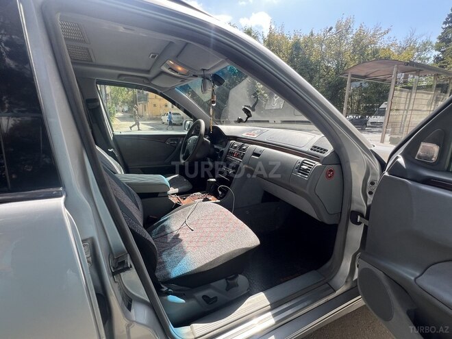 Mercedes E 220 1999, 501,200 km - 2.2 л - Bakı